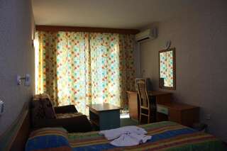 Отель Hotel Kristel Park - All Inclusive Light Кранево Двухместный номер с 1 кроватью или 2 отдельными кроватями и балконом-8